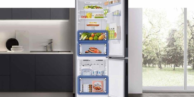 Nhân viên bảo hành tủ lạnh hãng Sanyo tại nhà