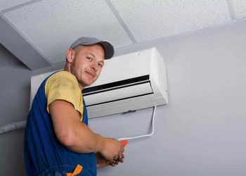 Sửa máy lạnh tại nhà giúp bạn tiết kiệm thời gian, công sức