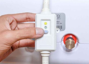 Cách thay đổi cấu hình máy nước nóng khi đèn báo không lên nguồn