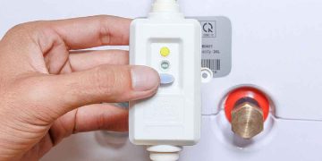 Cách thay đổi cấu hình máy nước nóng khi đèn báo không lên nguồn