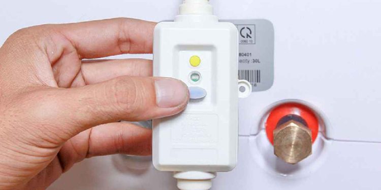 Cách thay đổi cấu hình máy nước nóng khi đèn báo không lên nguồn